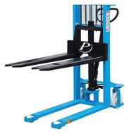 empilhadeira-manual-cap-500kg-elev16m-16400_2