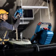 Refletor-LED-a-bateria-Bosch-GLI-18V-3000-sem-bateria-35479_4