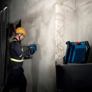 Refletor-LED-a-bateria-Bosch-GLI-18V-1500-sem-bateria-35478_6